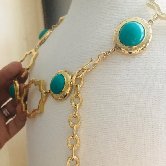 Gold and green necklace - Picture 5 of 8